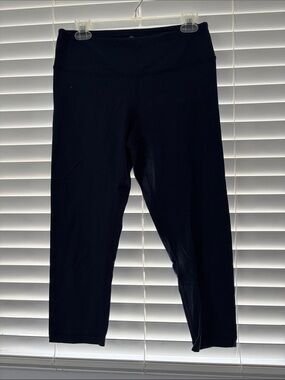 Navy High-Waist Crop capri Leggings